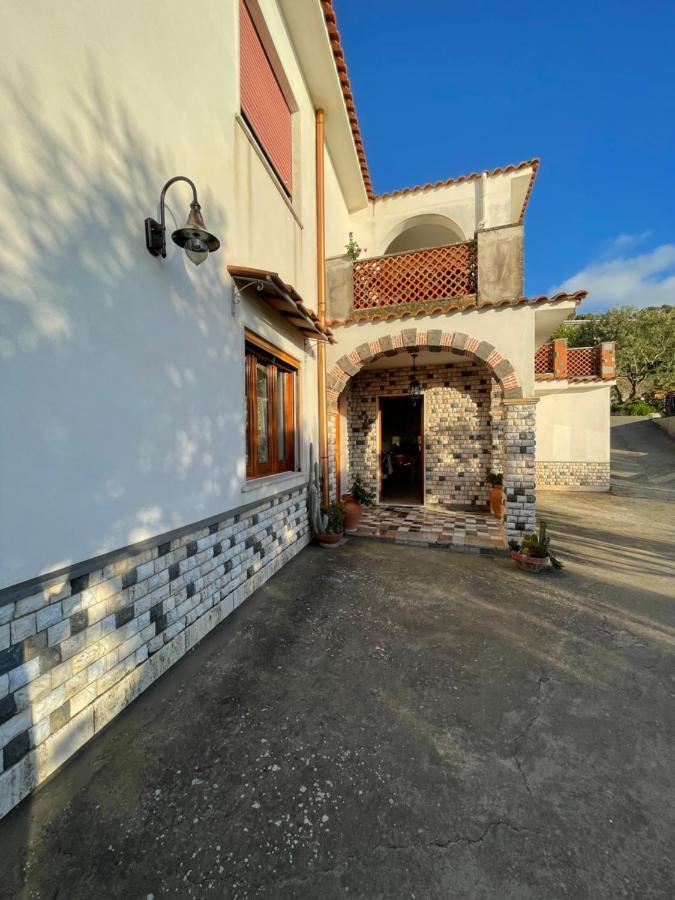 Loren House, Relaxing Location With Seaview Маса Лубрензе Екстериор снимка