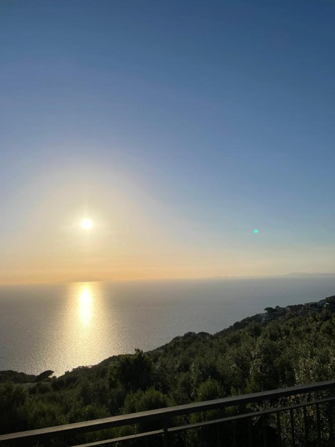 Loren House, Relaxing Location With Seaview Маса Лубрензе Екстериор снимка